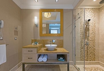 Family Suite Land View